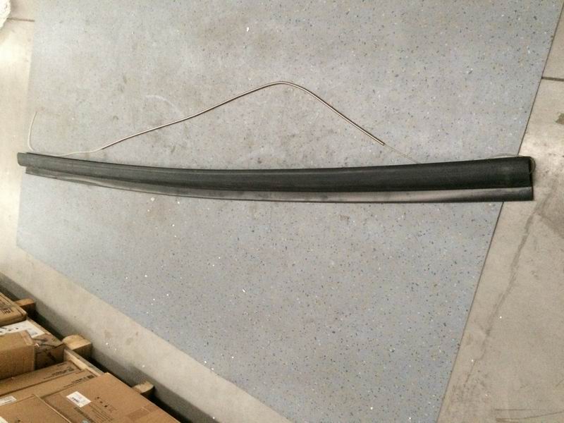 Airbag anti-sliding door glue strip-front;L=2050; Model JT125B-1