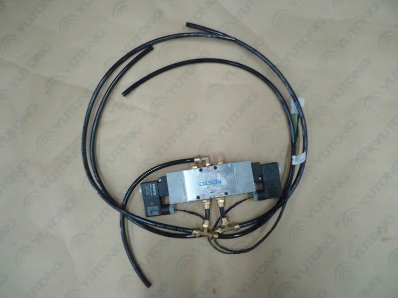 Middle double door solenoid valve assembly (double external swing, after-sales service)-1
