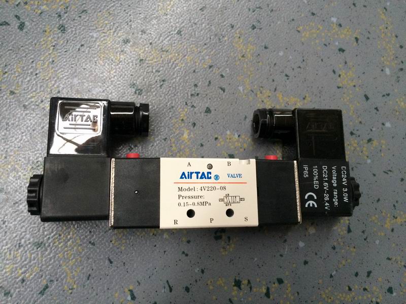 Электромагнитный клапан 4V220-08 (одинарный, впускной клапан)