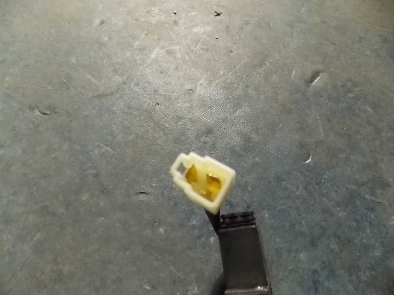 Электромагнитный клапан пассажирской двери (внутренний рынок)-1