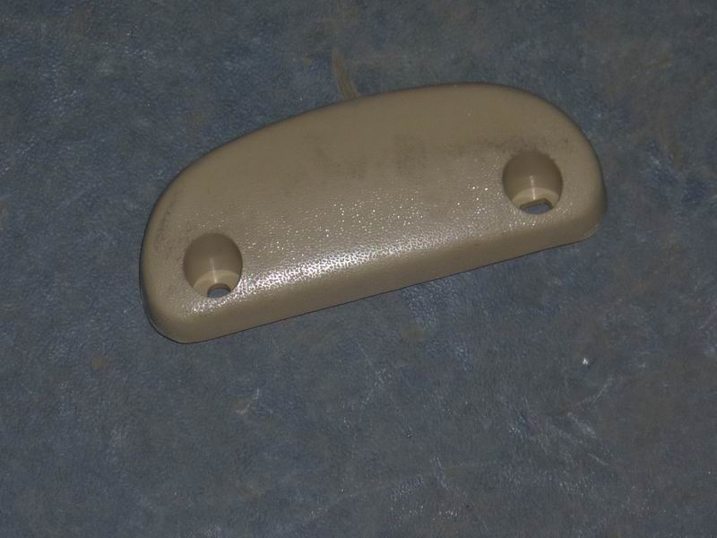 Driver door handle (beige: color card number PT13-0907)
