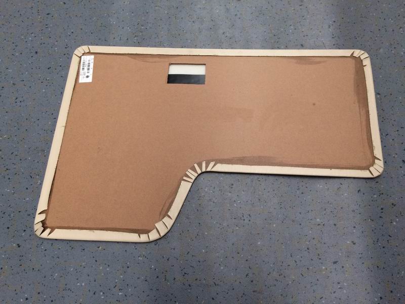 Внутренняя панель водительской двери ( 6752 бежевый ПТ 13-0907 )