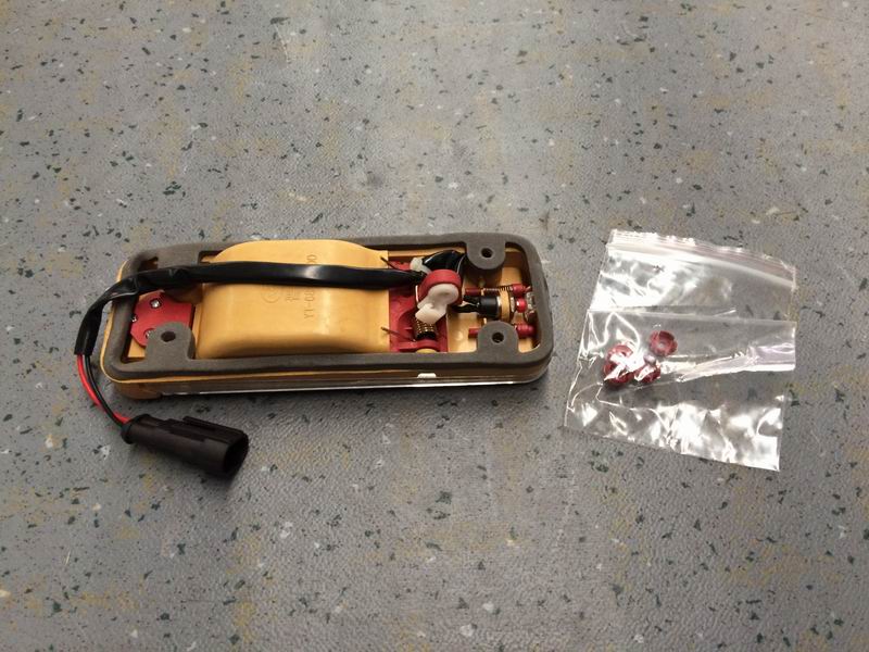 Safety door lock inner clamping hand assembly; length direction hole distance 114