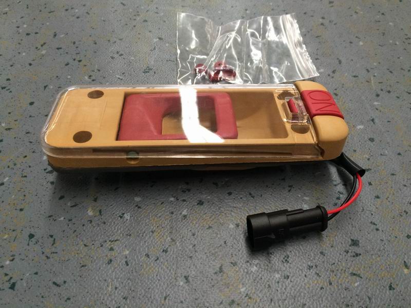 Safety door lock inner clamping hand assembly; length direction hole distance 114-2