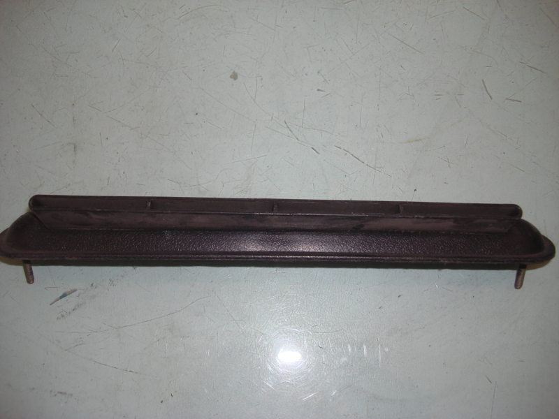 Adjustable long strip air outlet for instrument panel, black