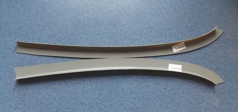 D Decorative parts at the front windshield of the instrument panel 6122HW, 2-piece set-1