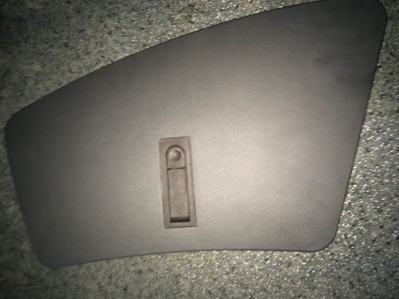 6122 Main body maintenance door-1