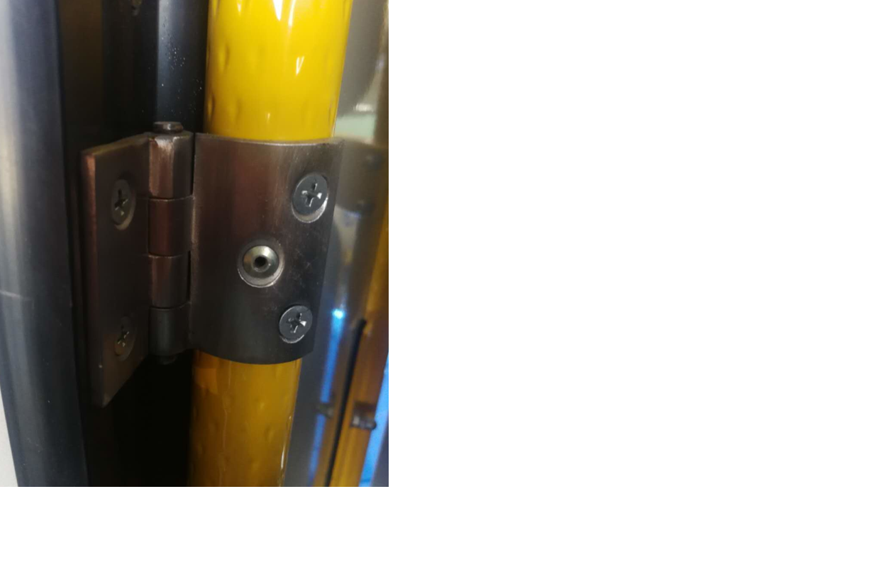 Stainless steel hinge (56-long, 5.0-thick hole staggered)