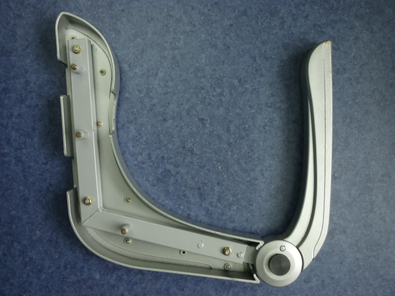 YT05 new seat armrests upwards-1