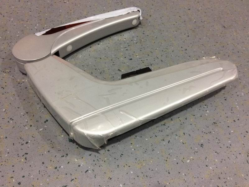 YTF 032 (Ф 02 ) подлокотники сиденья вверх-1