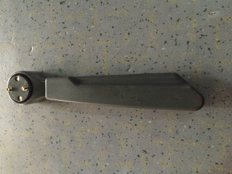 YTF 032 (Да 01E ) Складной стул с темно-серым подъемным подлокотником вверх.-1