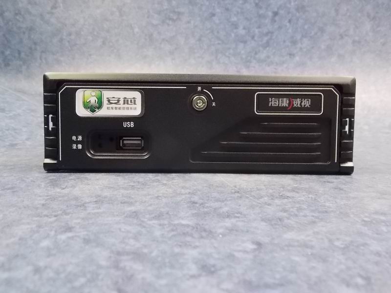Car hard disk recorder DS-8104HM-STM/YT-3