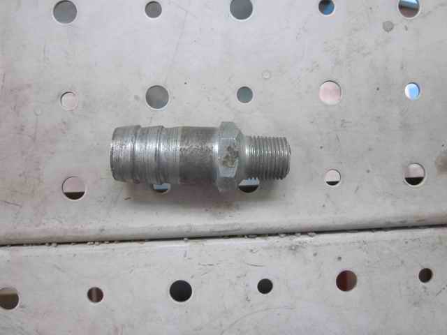 D Use 8111-00468 to replace the engine water outlet joint