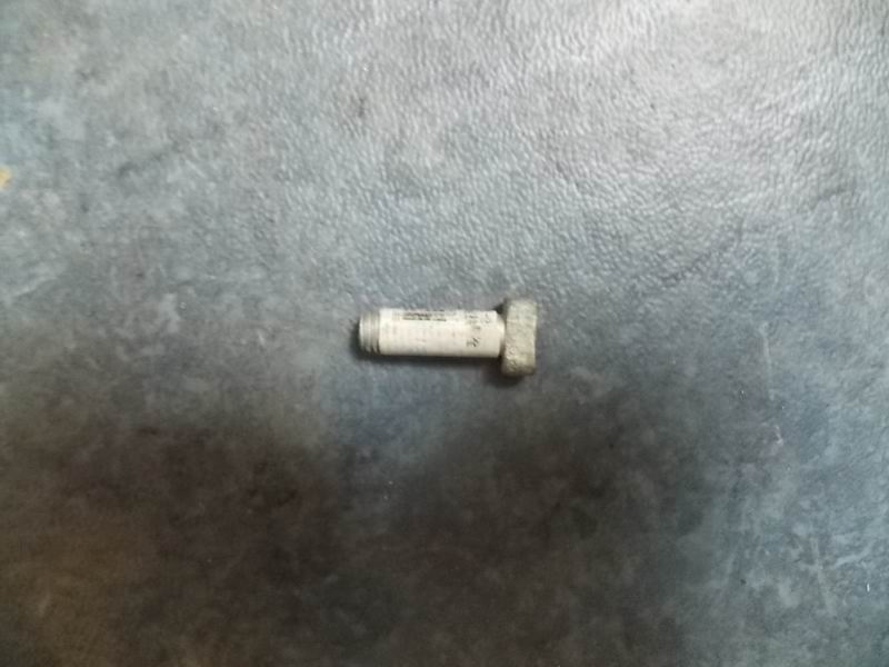 Special bolts for fixing handrails and water pipes at the winch