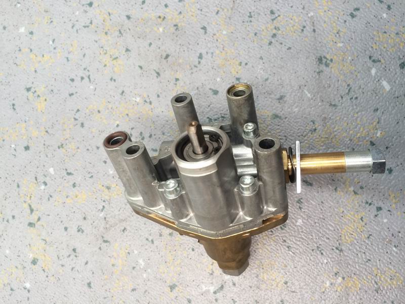 Oil pump