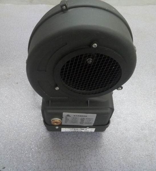 Радиатор коробчатый, одна сторона вниз, слив воды