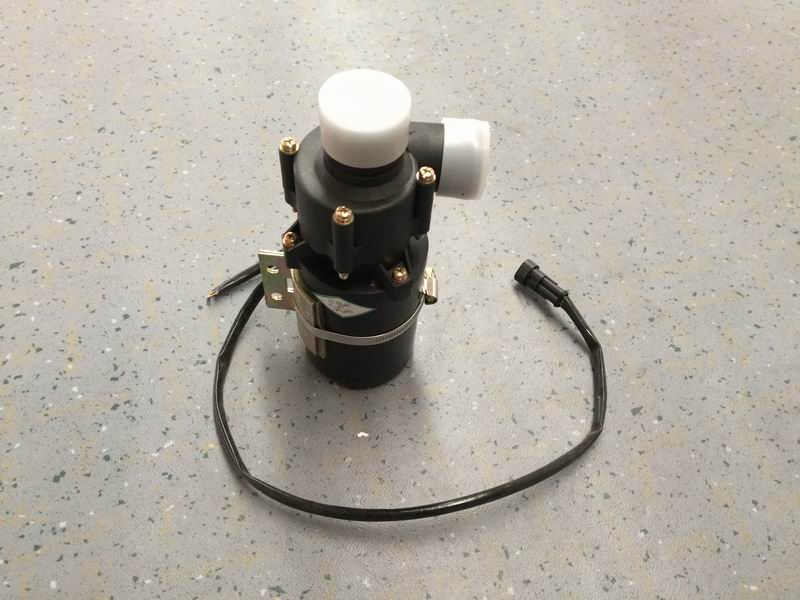 Водяной насос; удалил так же, как 3737-00001-1