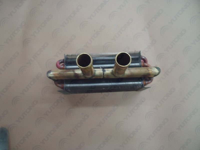 Резервуар для воды в радиаторе сантехники