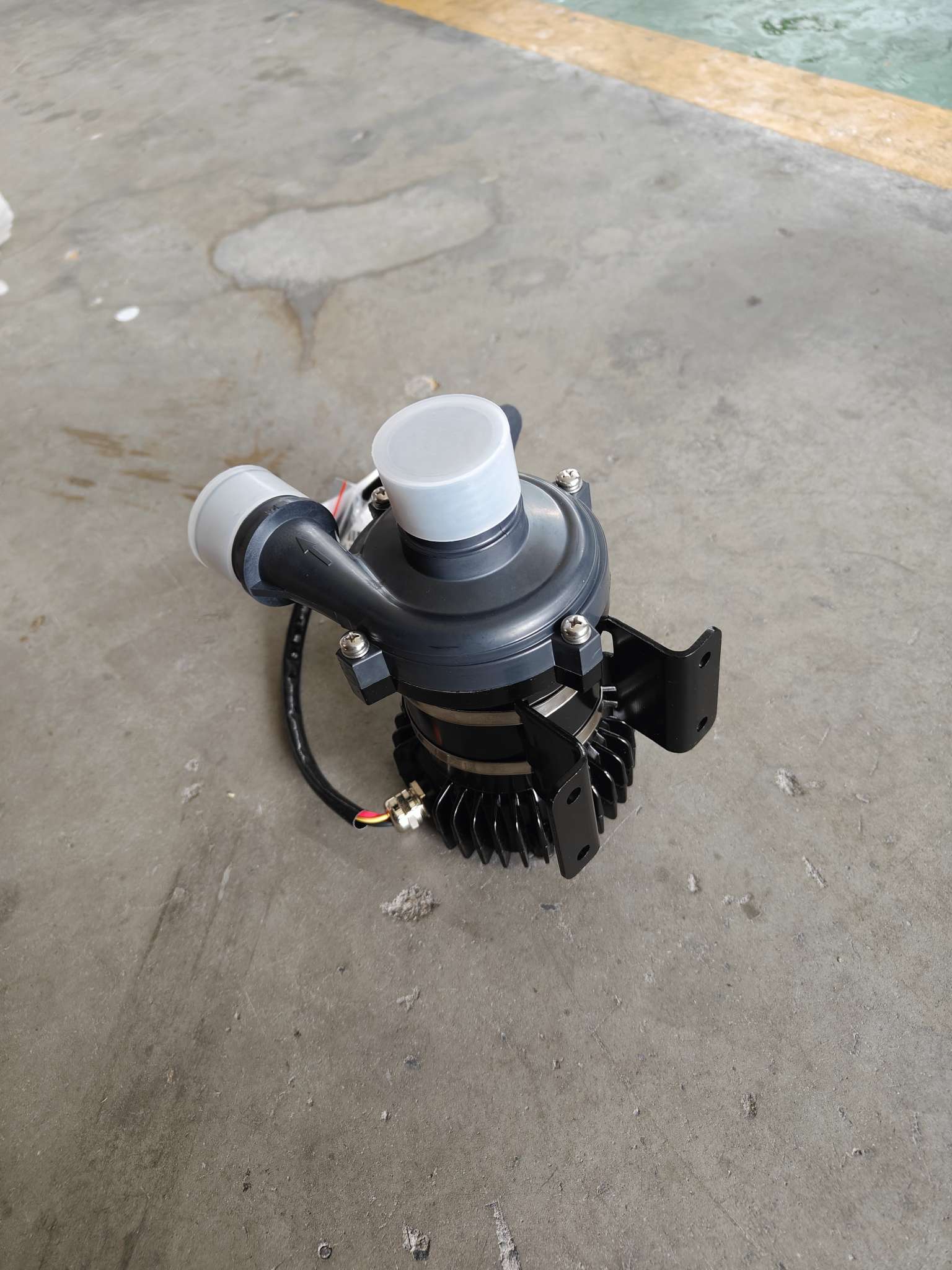 Water pump assembly, 2000L/h (2.0bar), 24V, Φ38