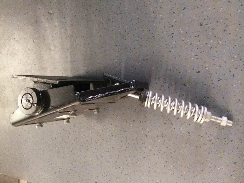 Compressor bracket right 4° none (without generator F400)-1