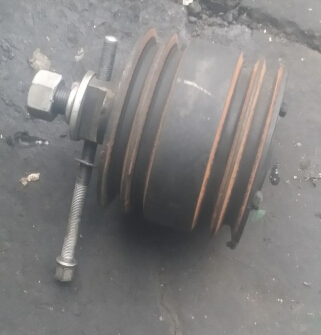 Compressor bracket transition wheel