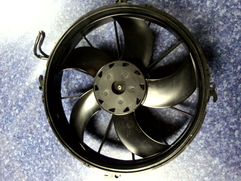 Condenser fan