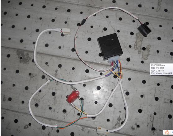 Airbag anti-clip control box assembly