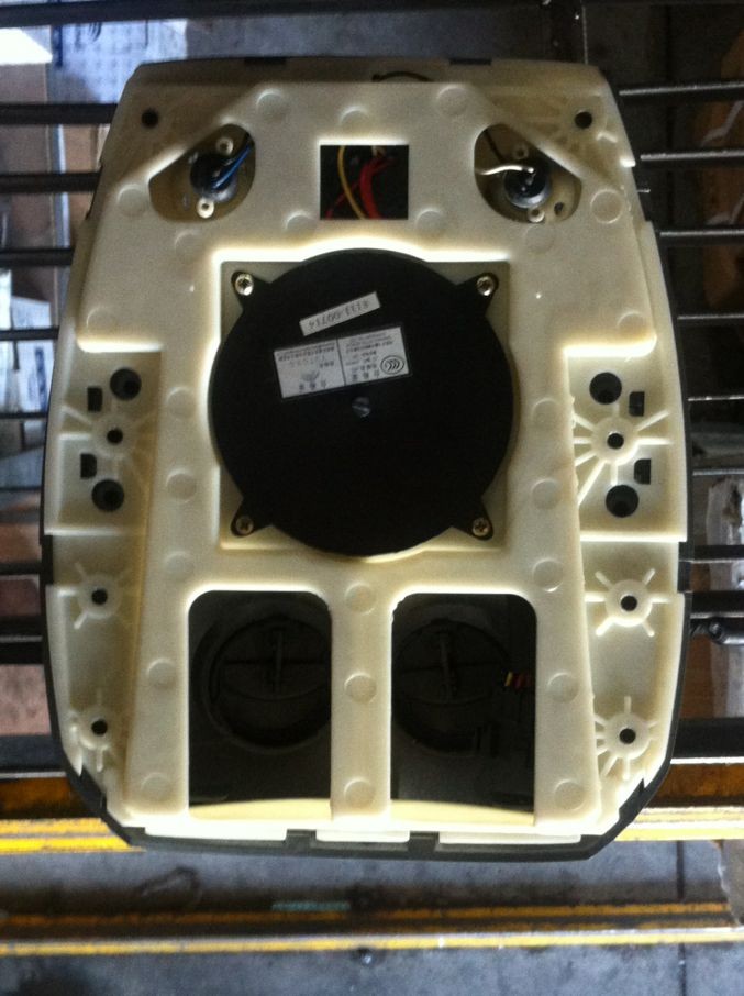 финансовый год 250 воздуховыпускное отверстие специальной формы с двумя проушинами и двойной подсветкой, серебристо-серое, лампочка