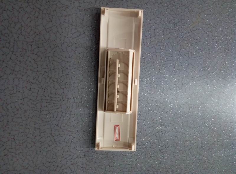 ХИ 02 длинная полоска с одним отверстием для воздуховыпускного отверстия, бежевого типа, карточного типа (двойная 6729 )