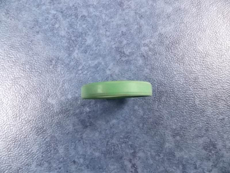 F400 secondary oil seal