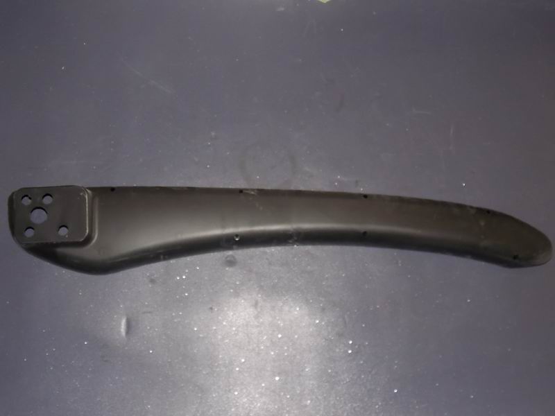 Левый опорный рычаг внутри