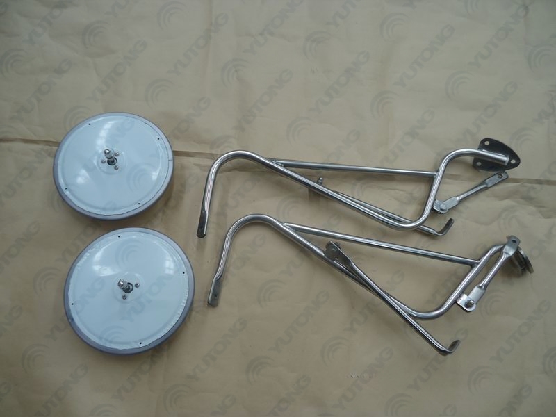 Front blind spot mirror (ZK6662DX school bus)-1