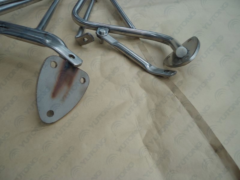 Front blind spot mirror (ZK6662DX school bus)-3