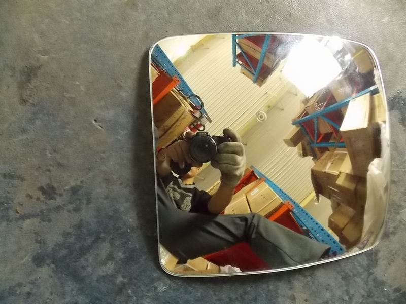 The wide-angle lens on the right-right; 199*216