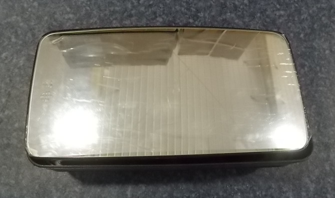 Основная линза в сборе справа