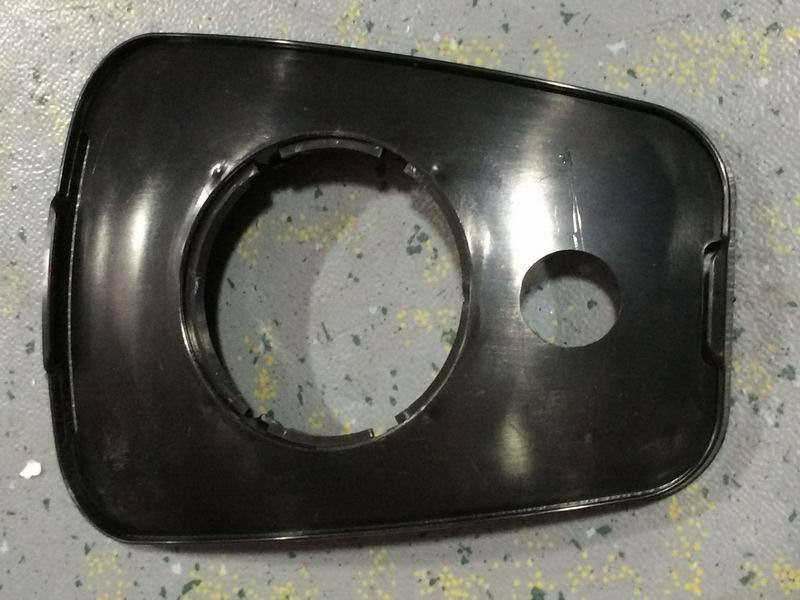 Blind-spot mirror pallet on main mirror; it is not recommended to purchase separately