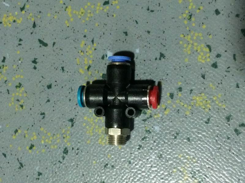 Fire extinguishing bomb cross joint; with threaded