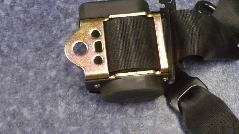 Three-point roll-up black seat belt-1