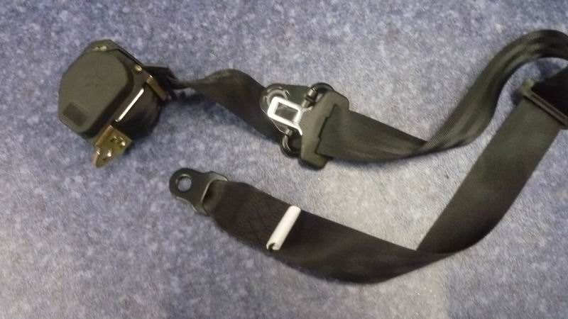 Three-point roll-up black seat belt