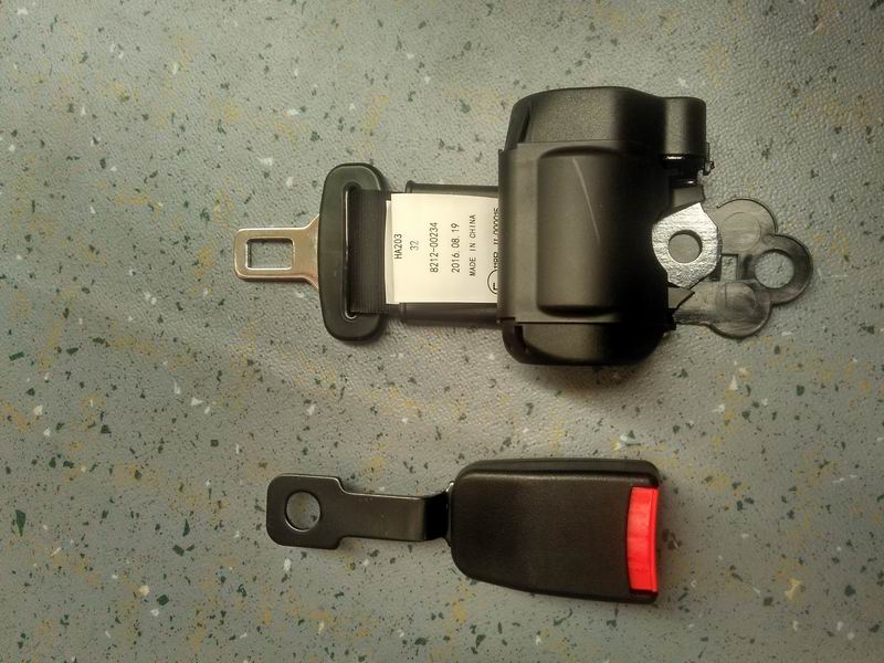YT02 two-point small roll-up black seat belt-1