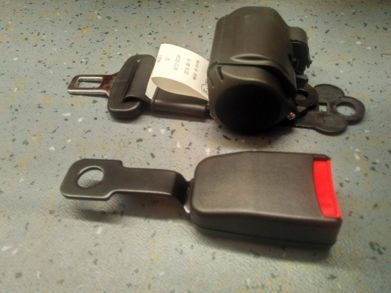 YT02 two-point small roll-up black seat belt-3