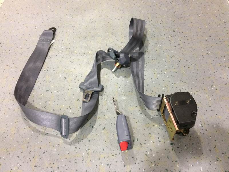 YTF032 Three-point rolling grey pulley safety belt-1