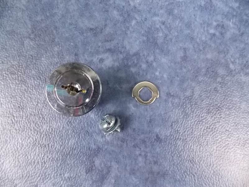 D Coin-operated lock, used with 8213-00116A