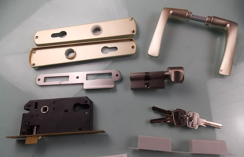 Door lock, right (with key), champagne color