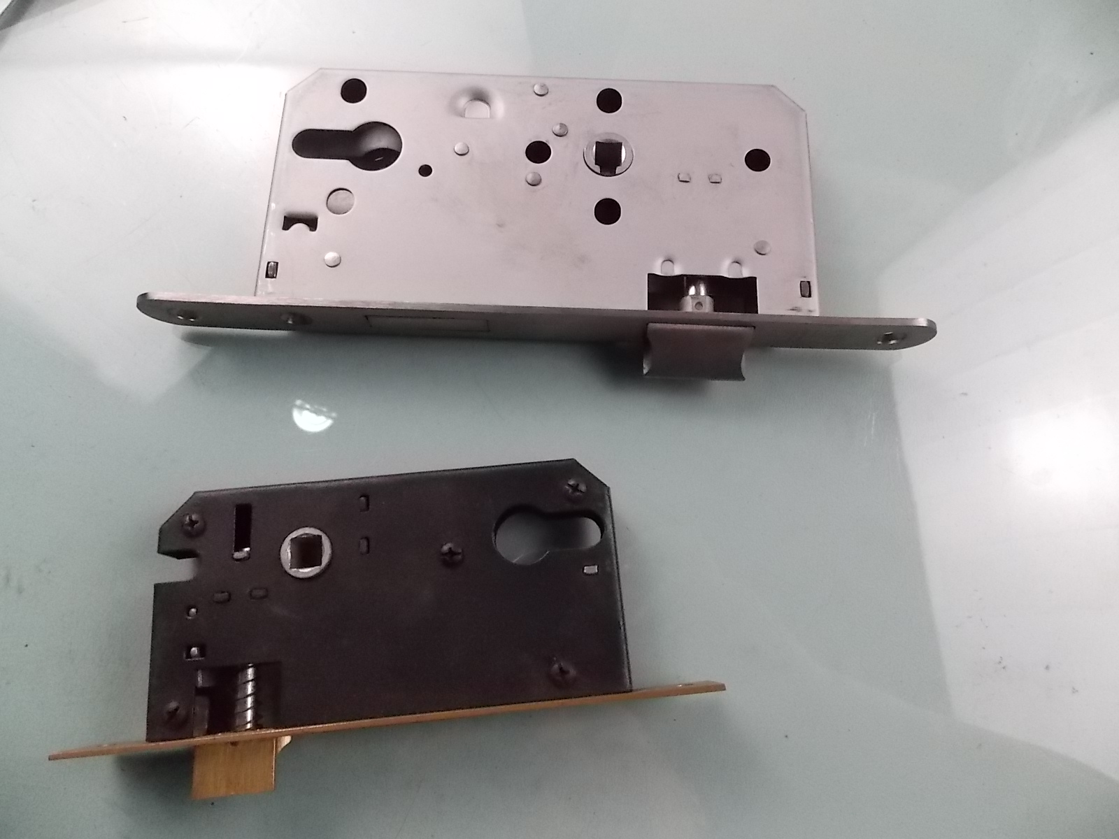 Door lock, right (with key), champagne color-1