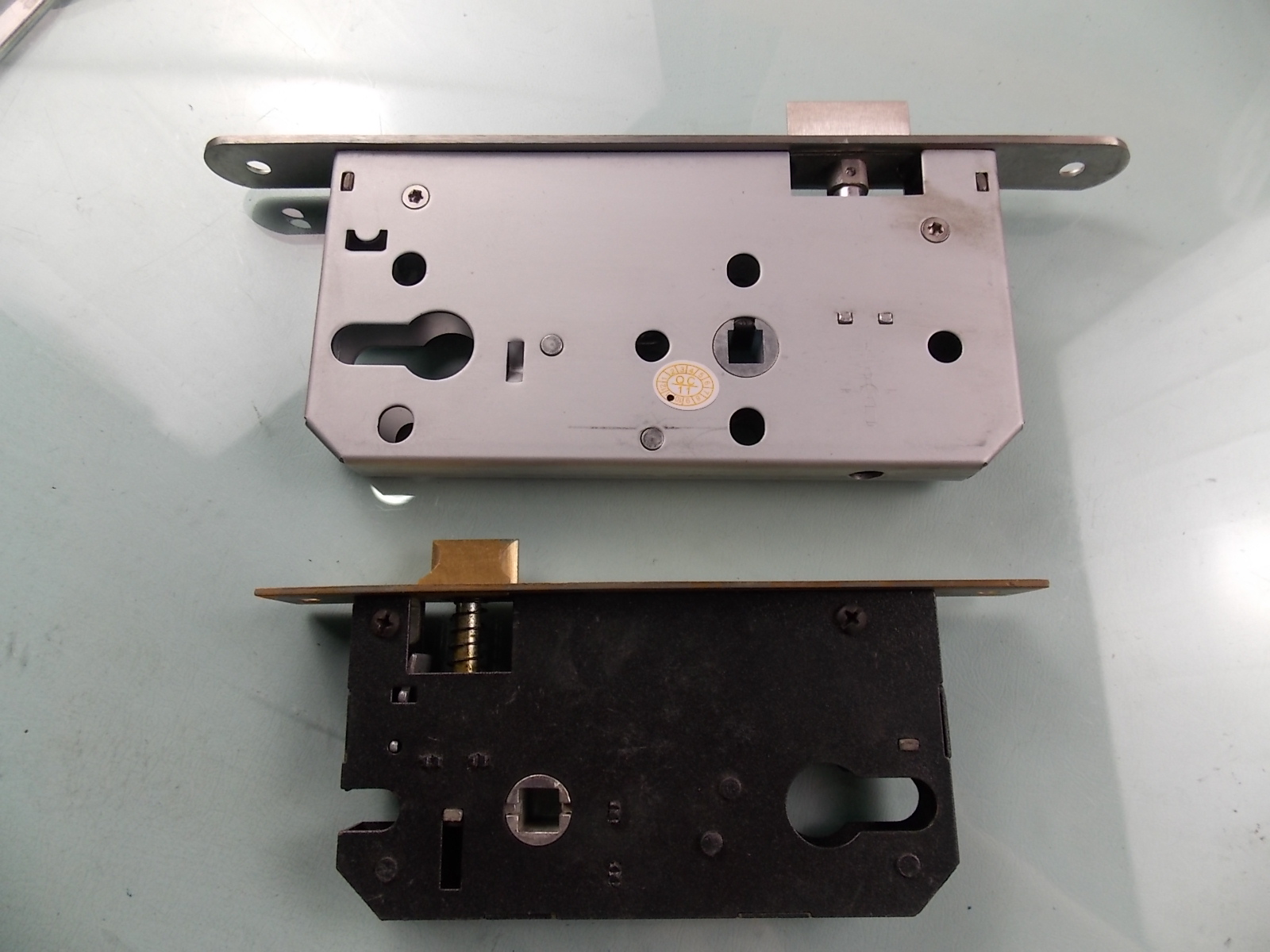 Door lock, right (with key), champagne color-2