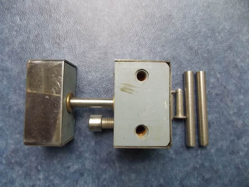 Rear bathroom hinge assembly (rear left door with positioning)