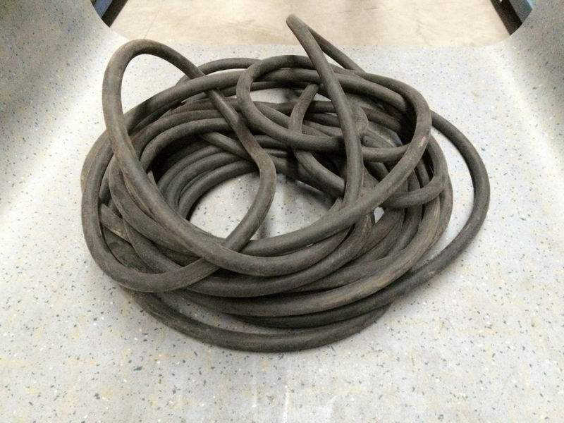 Molded straight hose, Φ14, L=50000, black rubber-1