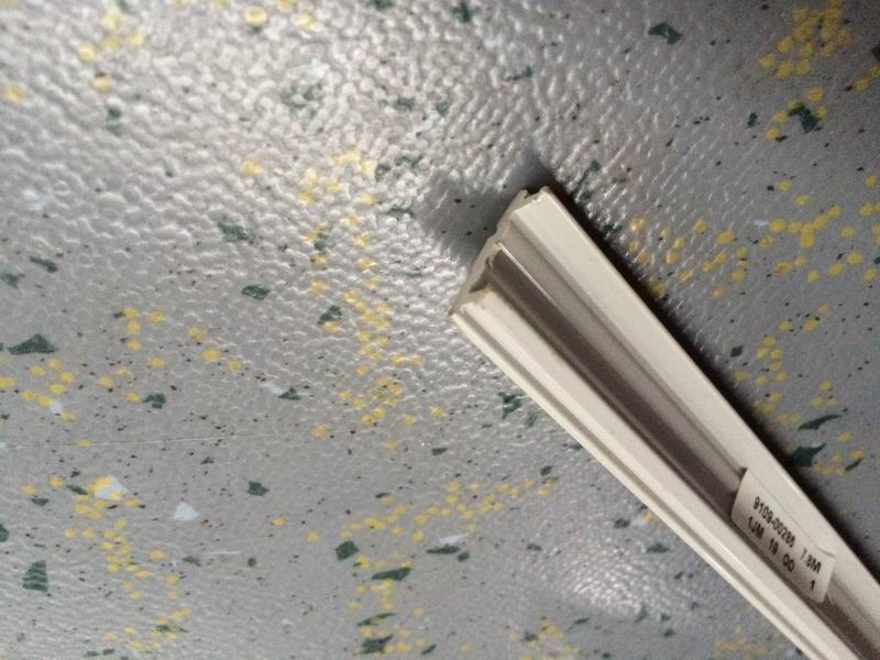 Покрытие внутренней окружности, покрытие оконной рамы, ПВХ7. 8m серебристо-серый