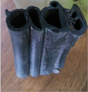 Rubber strip, hatch door, ZK6122, three foam strips snapped into